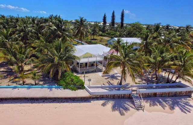 Included with Rentals. Kayaks,Paddle Boards,BBQ Grill,Hammocks & Bikes