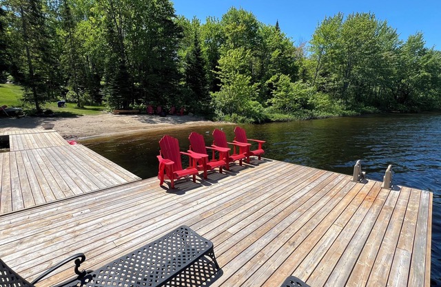 Incredible beach, great for multiple family’s with kids.