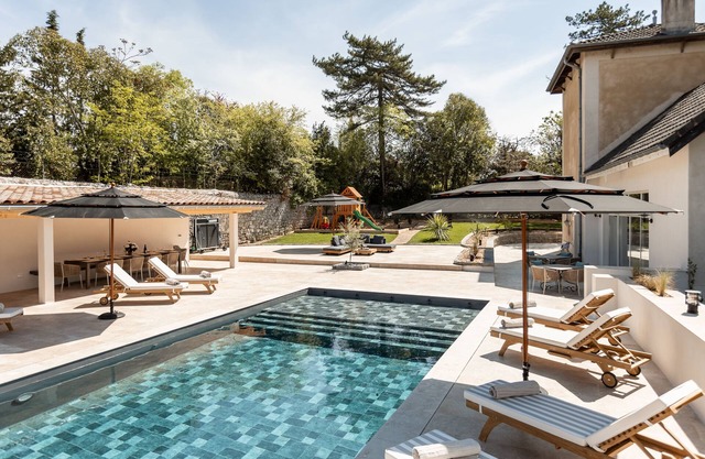 Incredible villa with heated pool and private access to the Ardèche