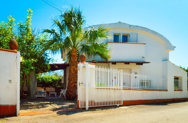 Incredibly appealing, comfortable holiday home in the best location.