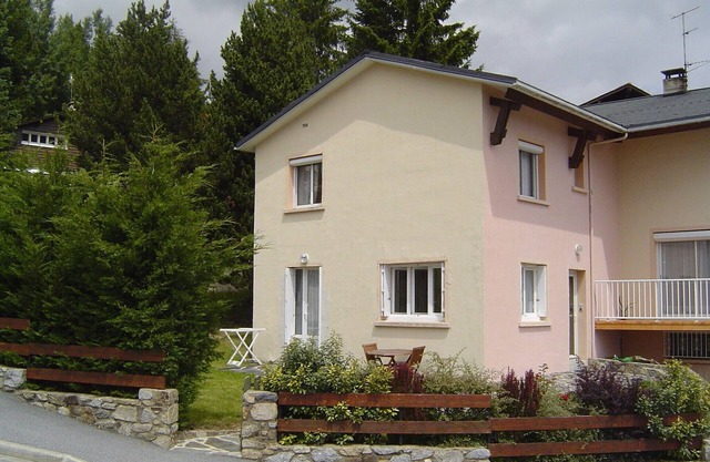 Independent single storey studio in Villa.