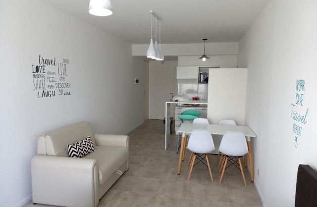 Independencia 1302 9C by HB