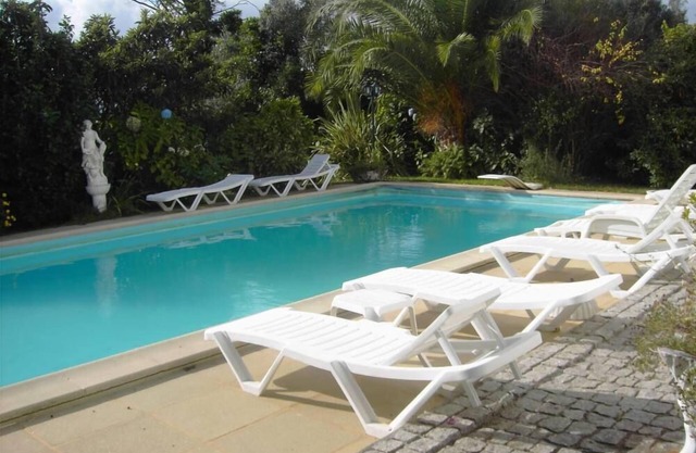 Independent floor with garden, pool and mountain views