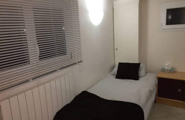 Independent studio in BRY sur Marne, between PARIS and DISNEYLAND for 3 people