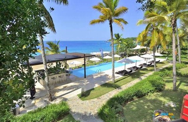 Infiniti Blu or Rizz 1 bedroom suite with AC, WIFI, Free Breakfast.