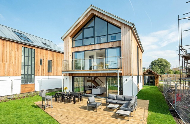 Infinity Lodge (ML05), Lower Mill, The Cotswolds