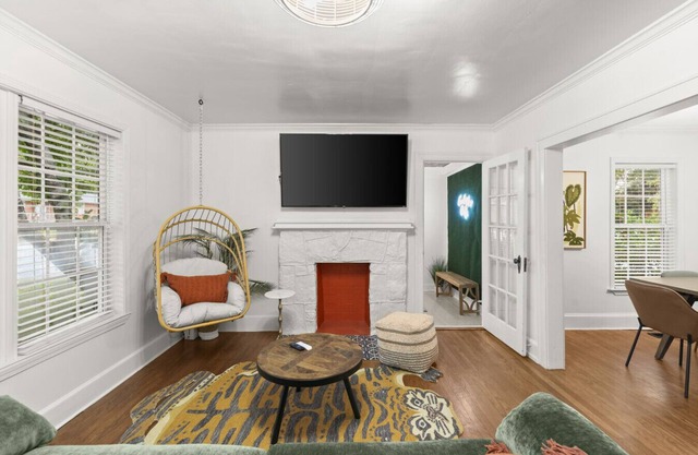 Infrared Sauna | King Beds | Pet Friendly | Pool