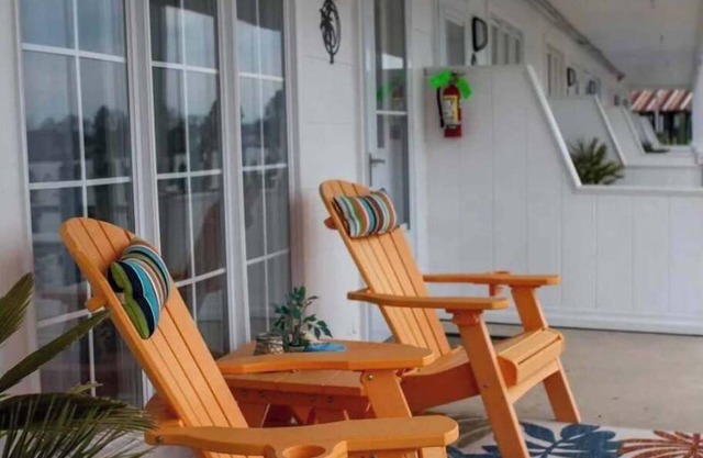 Inn on Turville Cottage, Sleeps 4, Waterfront