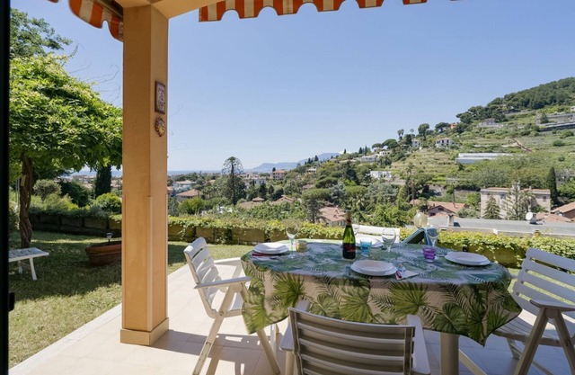 Into the Green! Bordighera Garden House x6