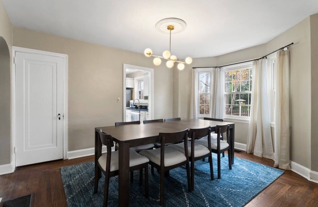 Inviting 4BR/2BA in Oakley- 2 Park Spots & Lg Deck