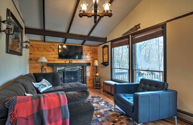 Inviting Beech Mountain Family Retreat w/3 Decks!