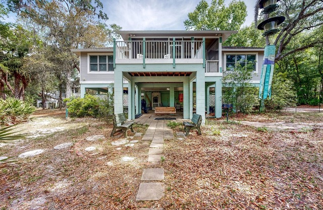 Inviting dog-friendly homes with boat ramp, W/D