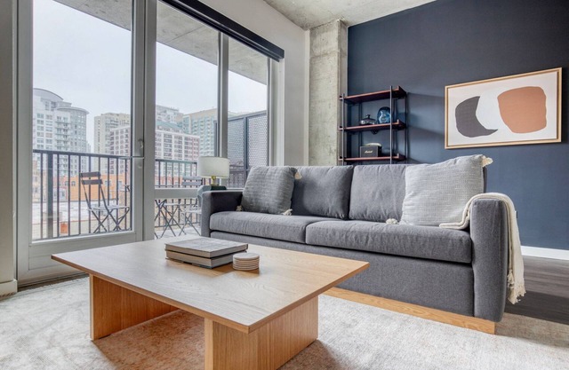 Inviting River North 1BR w/Outdoor Pool, 1 Block to L, by Blueground