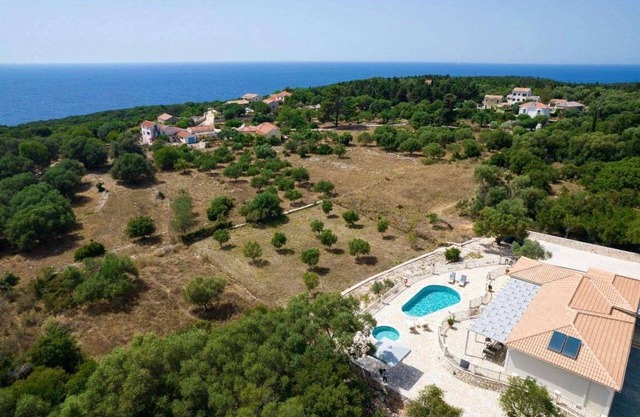 Ionian Mansion - Two Bedroom Villa, Sleeps 4