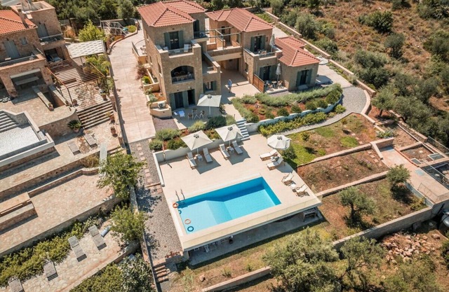 Ipsό Kardamyli Nema.