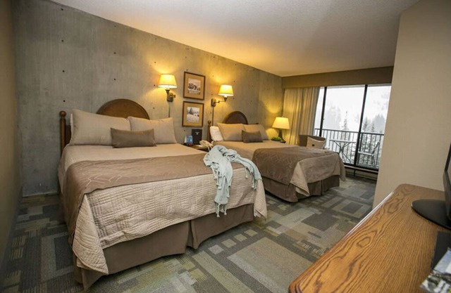 Iron Blosam steps away from skiing/boarding! Unit 602 Avail Jan. 10-17, 2026