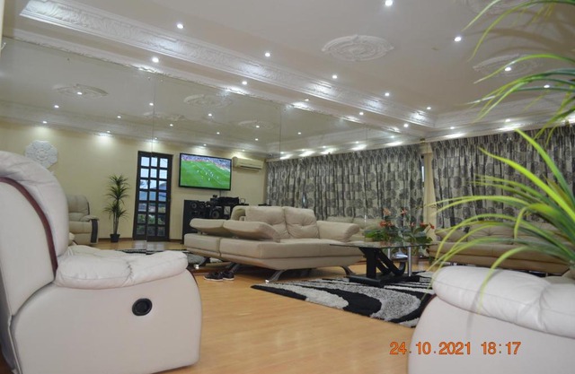 ISILOSAMANZI GUEST HOUSE