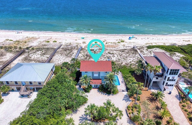 Island Escape ~ Beach front, Private Pool, Pet-Friendly, Fully Renovated!