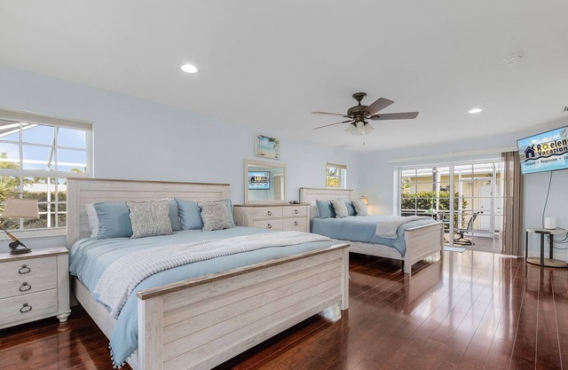 Island Life! Great Fishing - Unique 2 Home Property w/Heated Pool -Tropical Breeze Villa 1 - Roelens