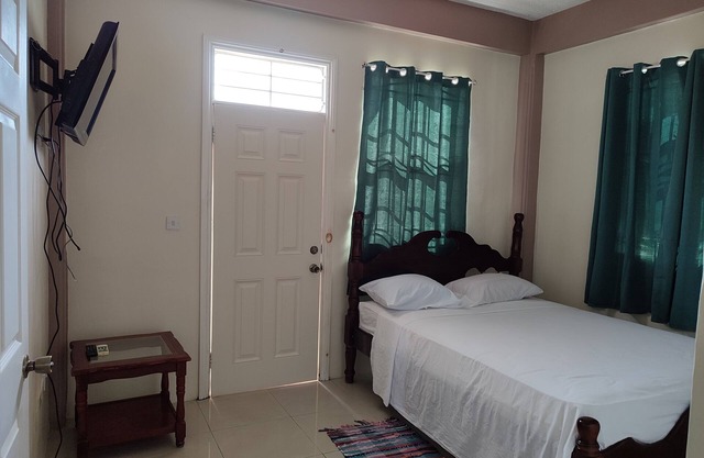 Iso’s Vacation Rental Apartment #7