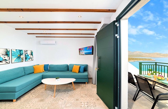 Istron Beachview Maisonette