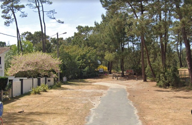 Itza, air-conditioned house 5 minutes from the beach, on the edge of a forest