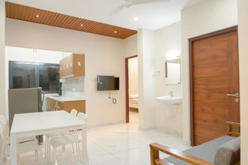 IZEL CASA