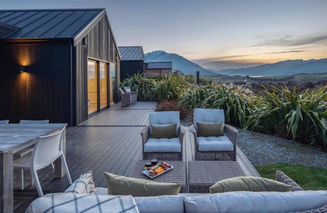 Jacks Point Escape by MajorDomo - Stunning Views