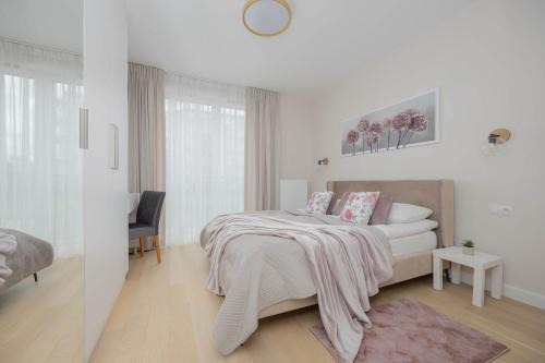 Jagiellońska Spacious Apartament with Parking and Air Conditioning by Renters Prestige