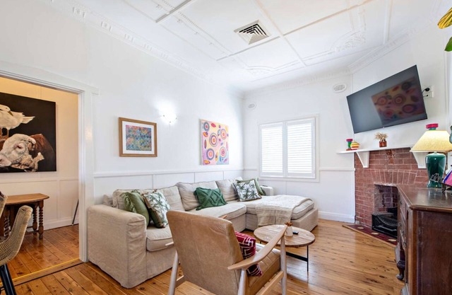 James Cottage - Close to CBD, Charm Awaits
