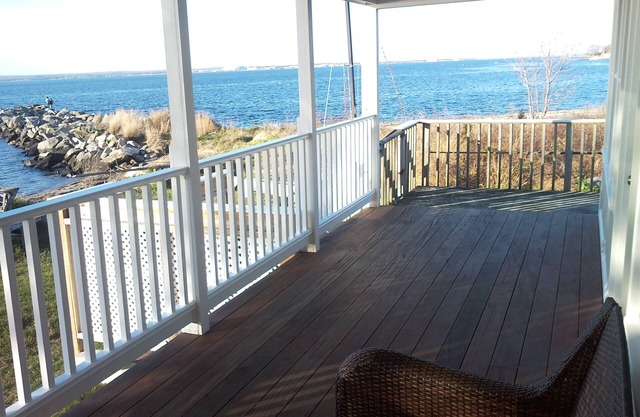 Jamestown Shores Waterfront Beachfront w/Mooring And Sunset Views
