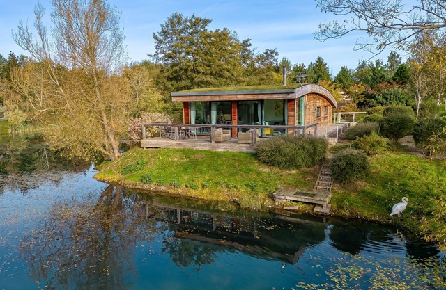 Jasper - a lodge that sleeps 6 guests in 3 bedrooms