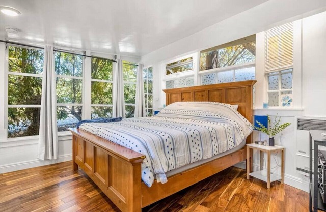 Jennifer`s Cottage Room (dog friendly)