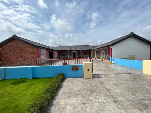 Jiugu Courtyard B&B