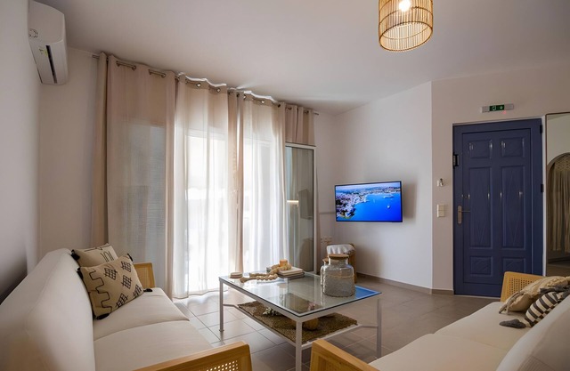 JoAn Serenity Apartment - 40m from the sea