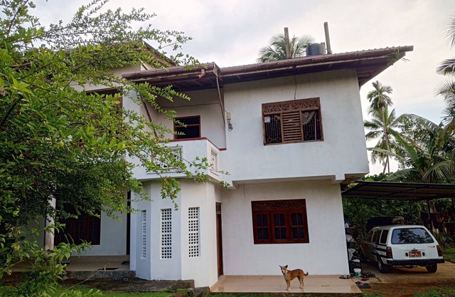 Joe Villa 2, is a Soothing villa with WiFi in charming Unawatuna.