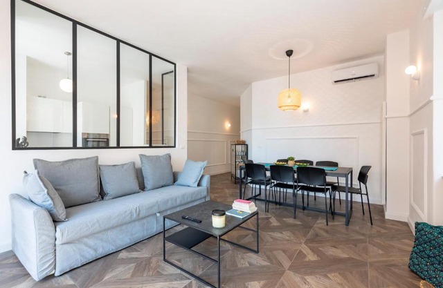 JOIVY Beautiful family flat with a Sea View