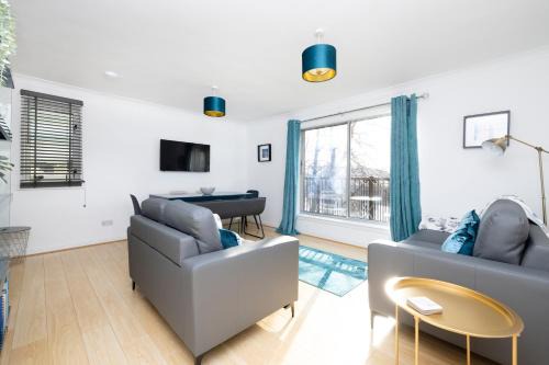 JOIVY Bright Flat Overlooking The Clyde
