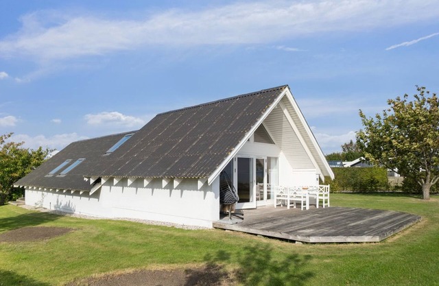 "Jolanta" - 20m from the sea by Interhome