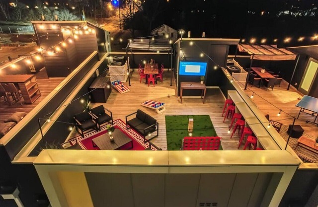 Jolene`s Rooftop - Amazing views of downtown