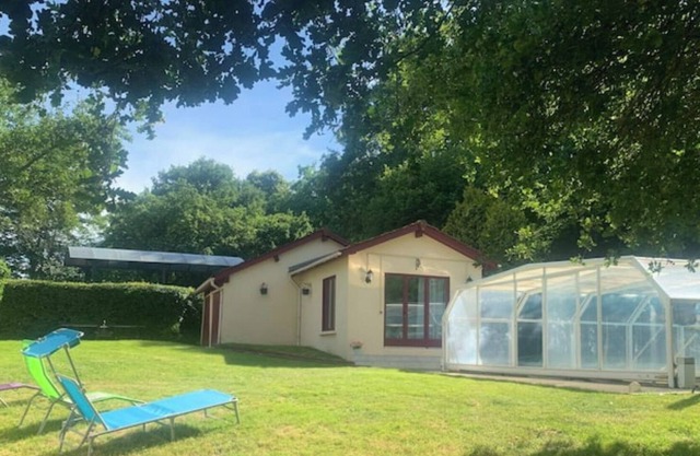 Joli Studio Tout Équipé Avec Grande Piscine
