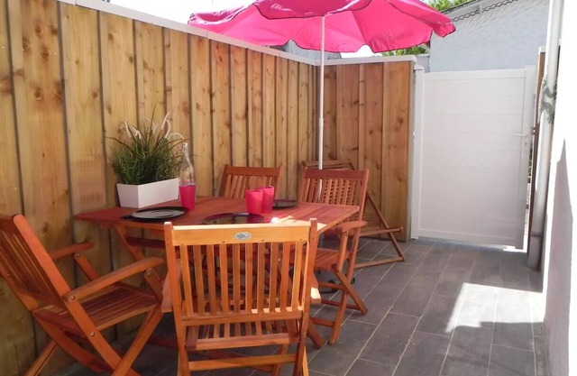 Jolie Petite Maison Climatisée Parking Privé Proche Commerce et Loisirs