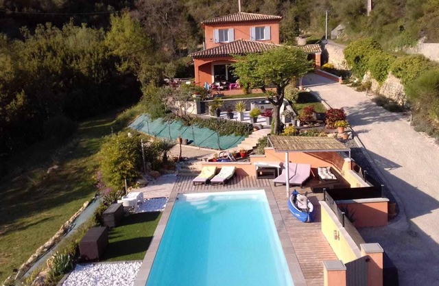 Jolie Villa au Calme et Sans vis à vis Avec Piscine et Jacuzzi