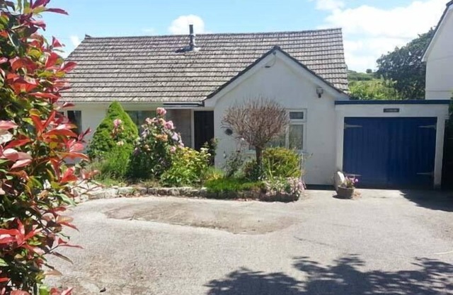 JOYLANDS, pet friendly, with a garden in Falmouth