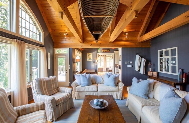 Juddhaven Lake Rosseau Lake House with all the bells and whistles!