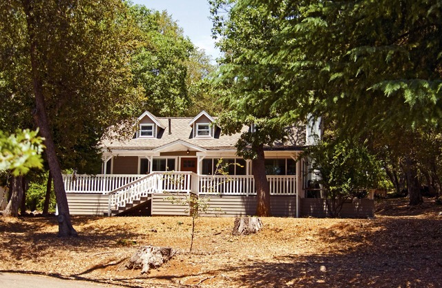 JULIAN'S BEST SEASON TO VISIT - Serenity Pines