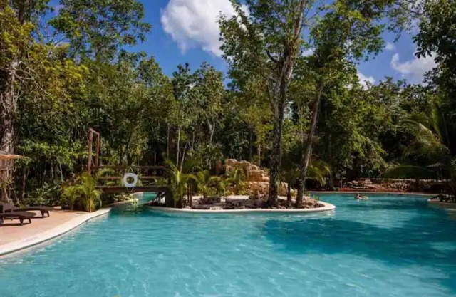 Jungle House next to Cenotes Puerto Morelos!