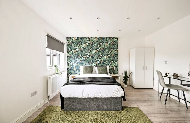 Jungle Oasis in London- Sleeps 4