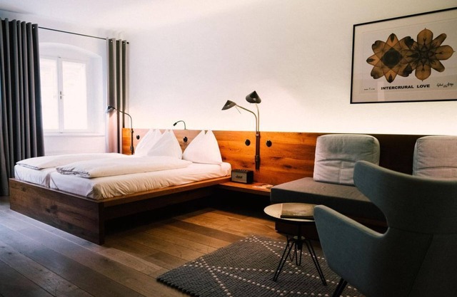 Junior Suite, incl. breakfast - arthotel Blaue Gans