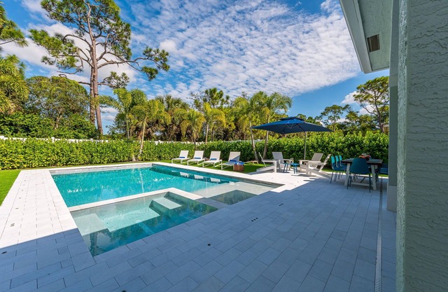 Jupiter Palms Oasis | Luxe Pool/Spa Table Tennis!